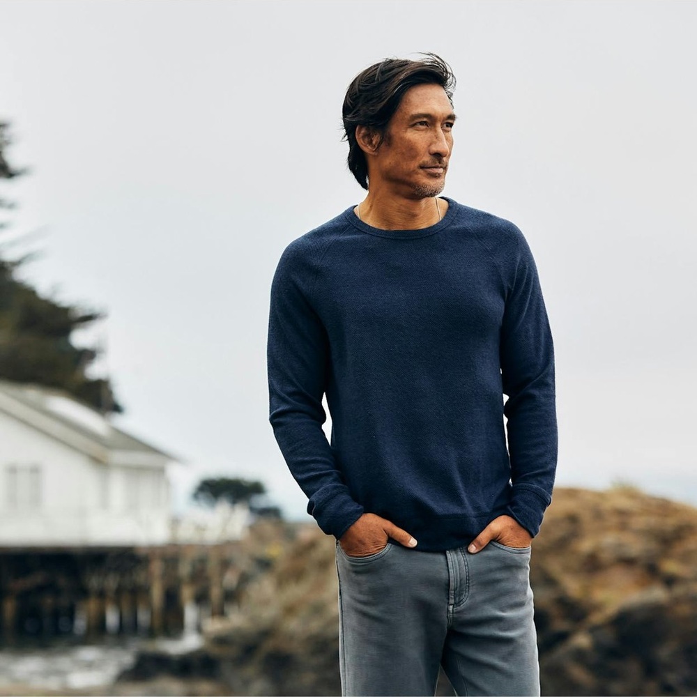 Faherty Legend Sweater Crew Neck Pullover Knit. Color Navy Twill. Super Soft XL